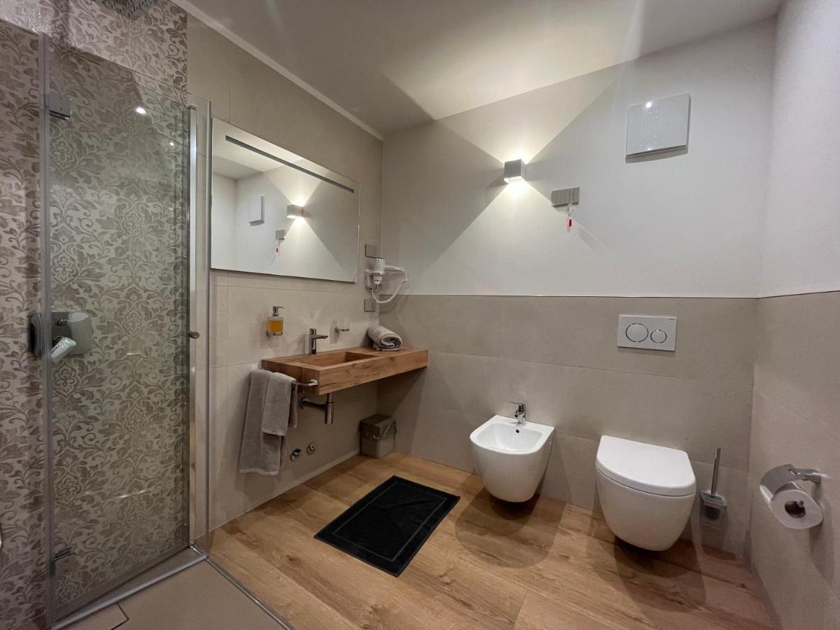 Le Rocce Val Di Non - Quality Room & Breakfast Tassullo Екстериор снимка