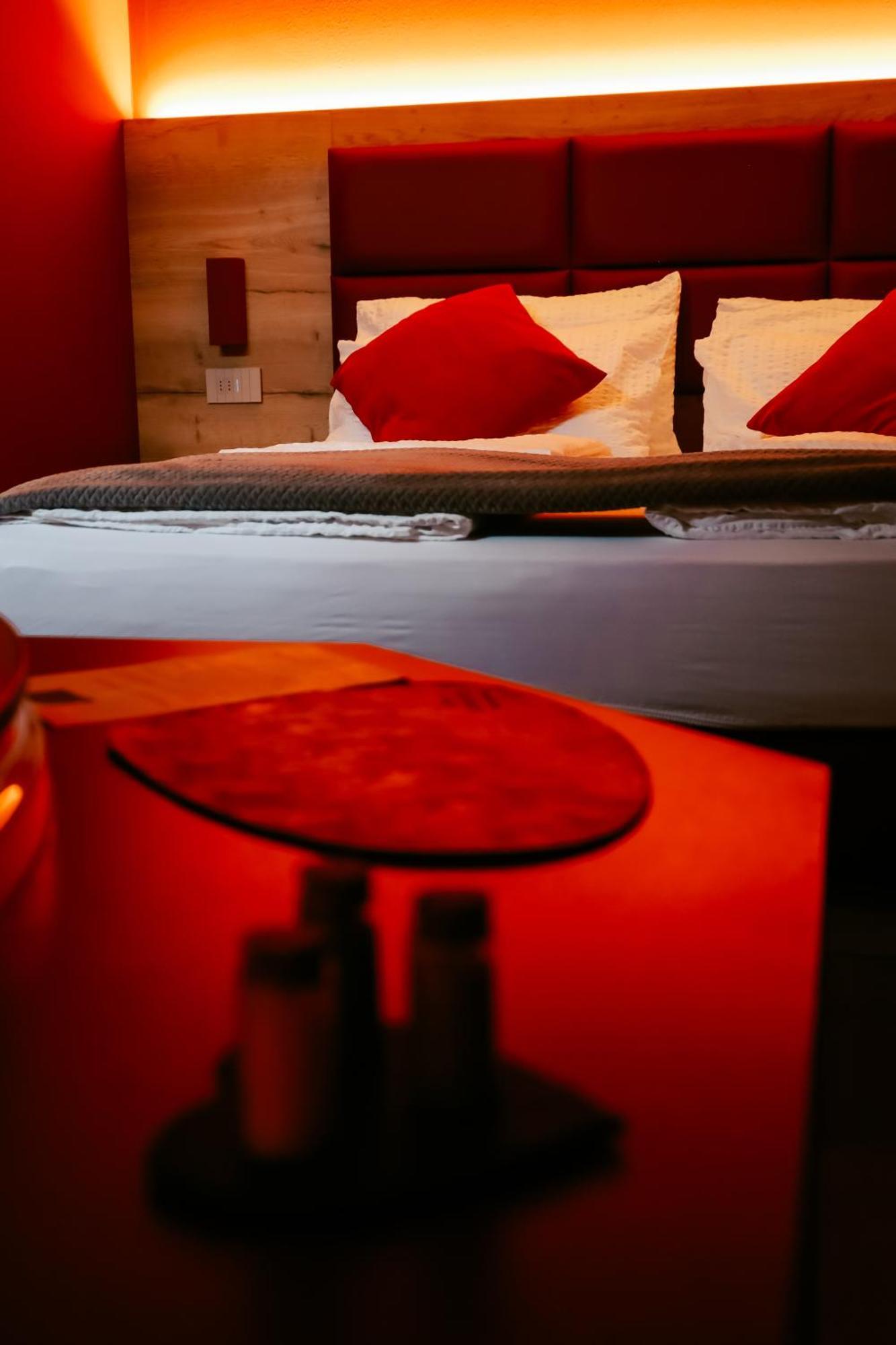 Le Rocce Val Di Non - Quality Room & Breakfast Tassullo Екстериор снимка